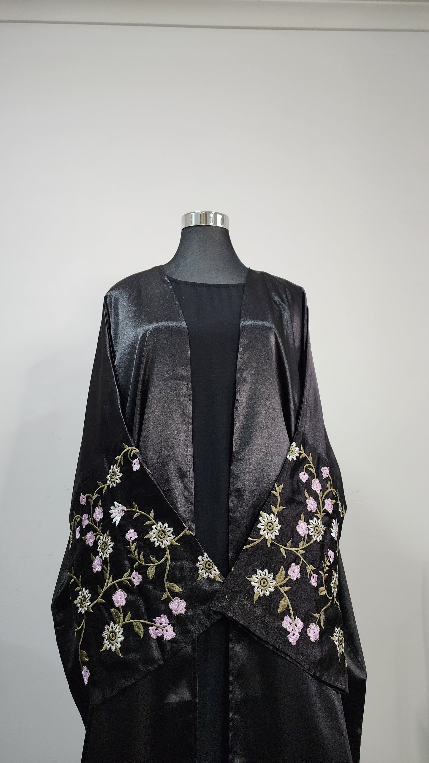 Elegant Satin Embroidered Abaya with Pockets – Black Floral Design