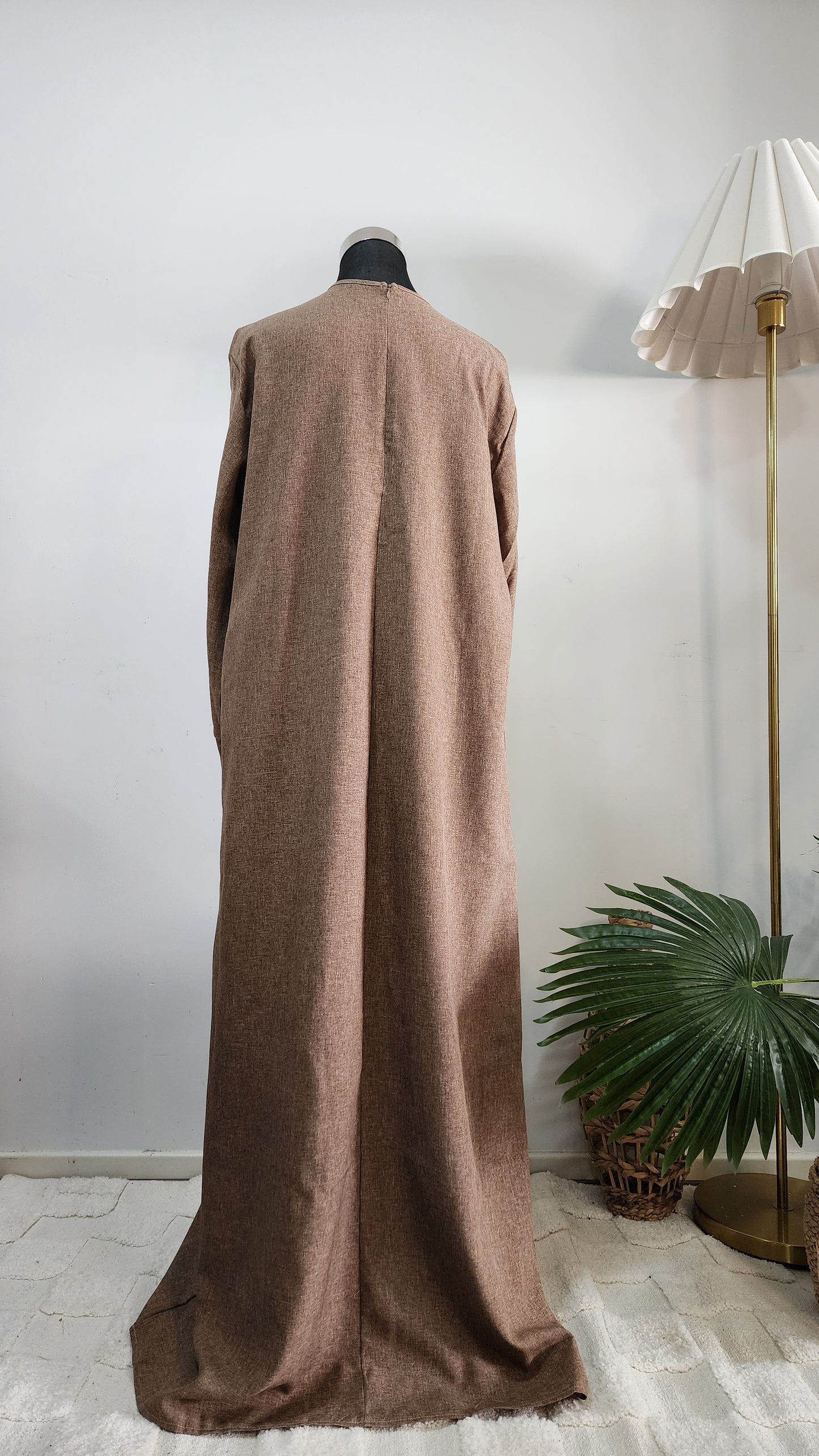Brown Linen Abaya with Side Pockets – Minimalist Wide Sleeve Modest Dress