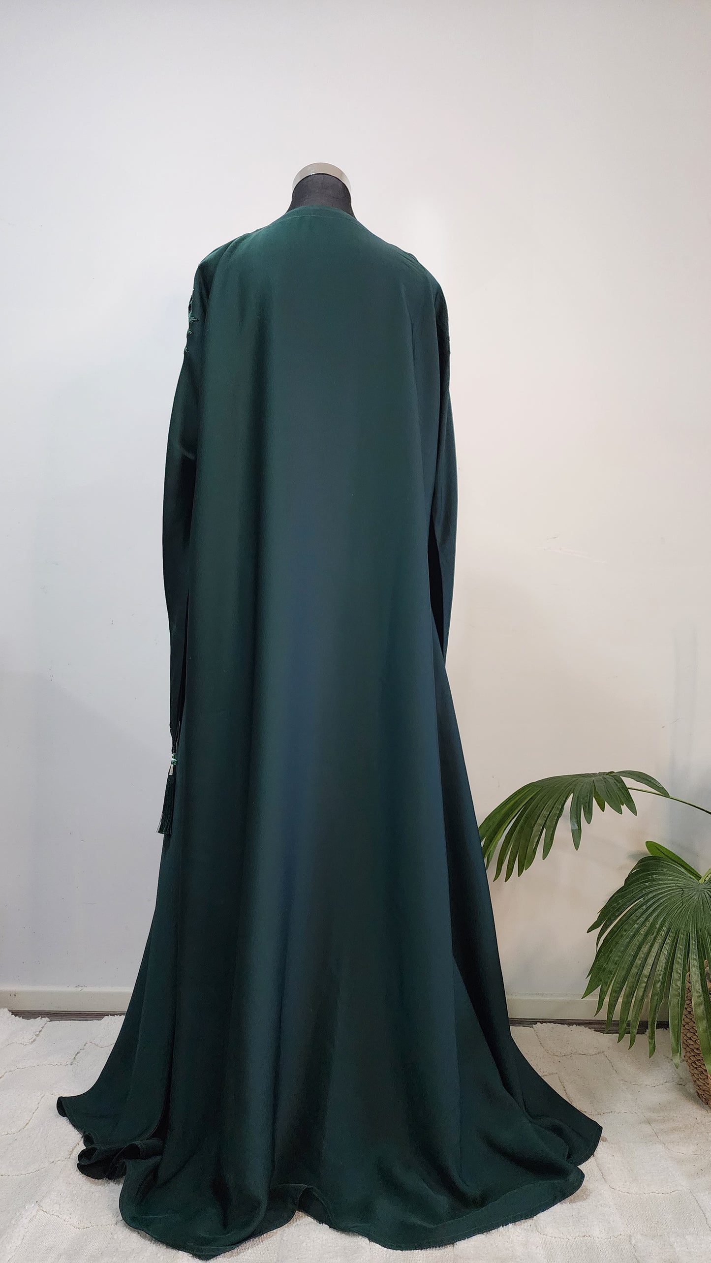 Emerald Green Abaya with Sleeve Embroidery – Modest Occasion Wear with Elegant Stitch Detail