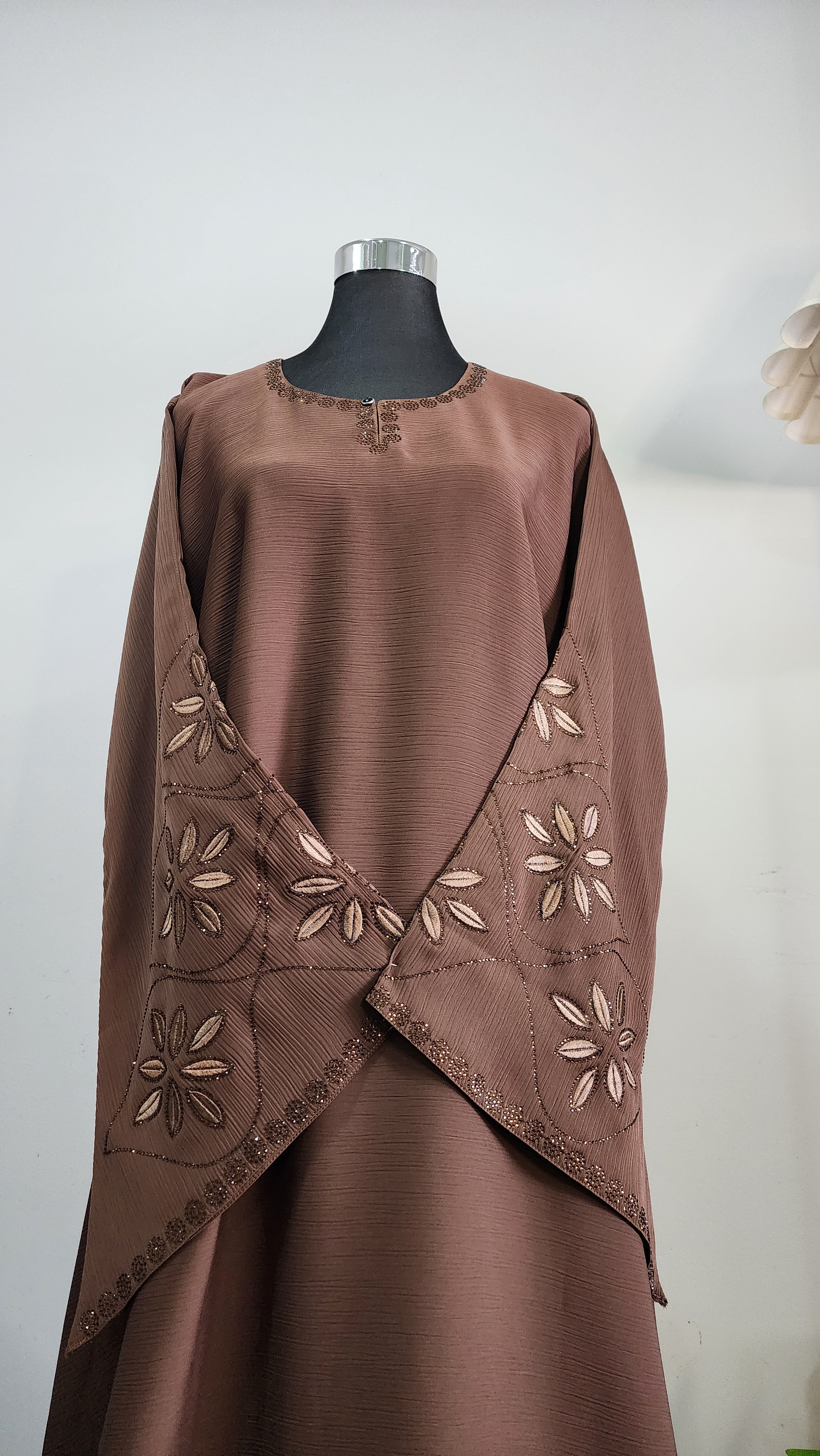 Brown Embroidered Abaya with Floral Detailing – Modest Elegant Wear