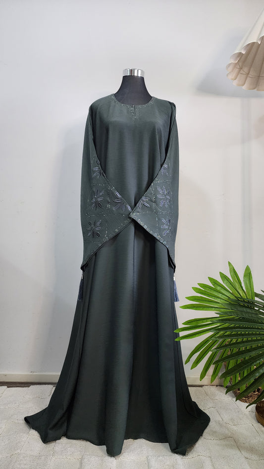 Green Embroidered Abaya with Floral Detailing – Modest Elegant Wear