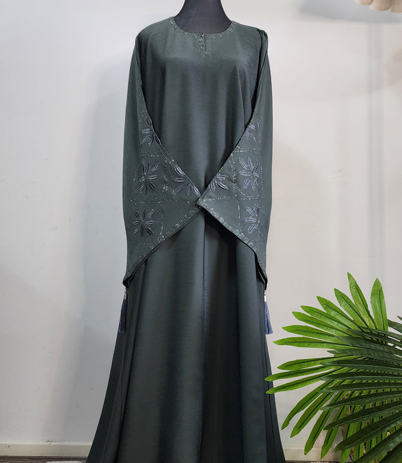 Green Embroidered Abaya with Floral Detailing – Modest Elegant Wear